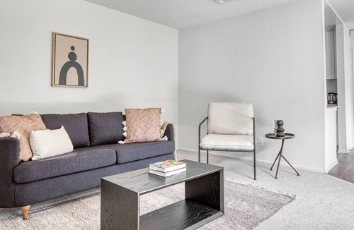 Los Feliz Apartment | Sunny Glendale 1BR w/ Gym, Pool & W/D, near Americana Mall, by Blueground