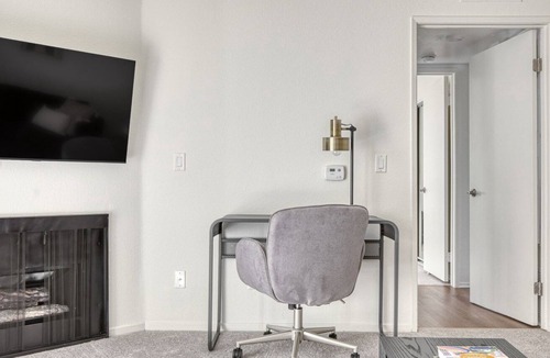 Los Feliz Apartment | Sunny Glendale 1BR w/ Gym, Pool & W/D, near Americana Mall, by Blueground