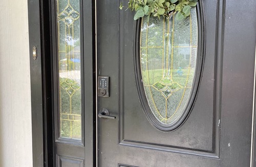 Cibolo House | Sunrose Cottage - Fresh & Clean - King Suite + free Wifi - Pet Friendly