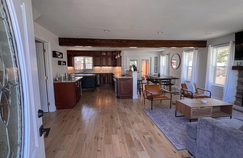 Irving House | Sunset Bay Luxe Family Fun House - Buffalo Region - Pool and Billiards Table
