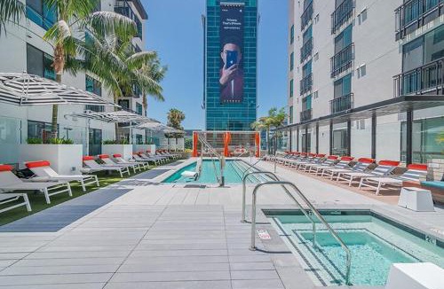 Hollywood Apartment | Sunset Blvd Studio Apt in the Heart of Hollywood