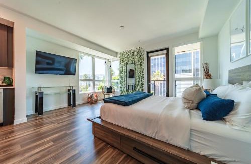 Hollywood Apartment | Sunset Blvd Studio Apt in the Heart of Hollywood