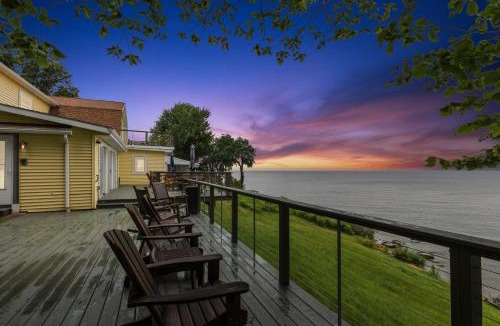 Geneva House | Sunset Haven - Lakeside Retreat in GOTL