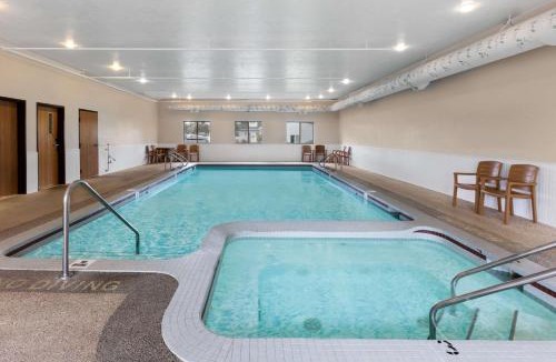 St Ignace Hotel | Super 8 by Wyndham St. Ignace