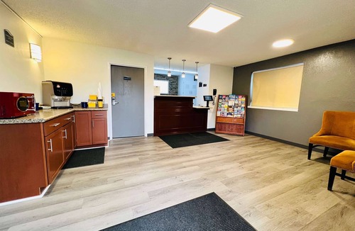 Benton Harbor Hotel | Super 8 by Wyndham Benton Harbor - St. Joseph