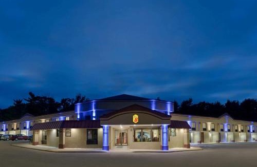 West Greenwich Hotel | Super 8 by Wyndham West Greenwich/Providence