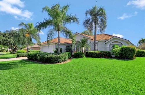Central Naples House | SUPERB LAKESIDE VILLA WITH PRIVATE POOL AND HOT TUB - NAPLES