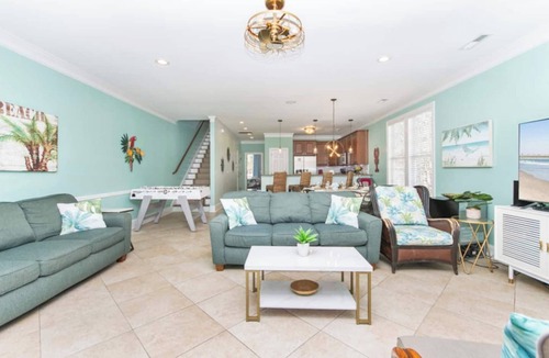 Surfside Beach House | Surfside Beach 5/4 Close to Beach, Private Pool, Golf Cart