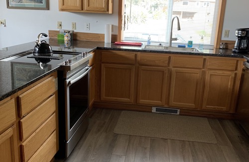 Neahkahnie Beach House | Surfwatcher: Great Ocean View, Across from Beach in Neahkahnie. Sleeps 8
