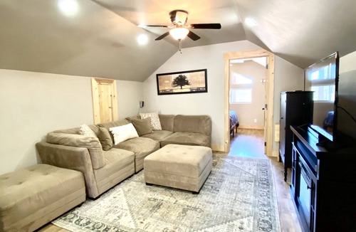 Duck Creek Village Cabin | Surround Yourself with 2.5 Acres of Private Mountain Escape - 1 Bed/1.5 Bath