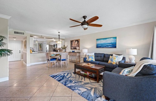 Jupiter Bay Condo | Sweet EmOCEAN at Jupiter Bay, Walk To Beach 6 Mins