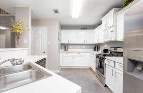 Fossil Creek House | Symphony Home near Fort Worth Stockyards, AT&T by HomeStayPros
