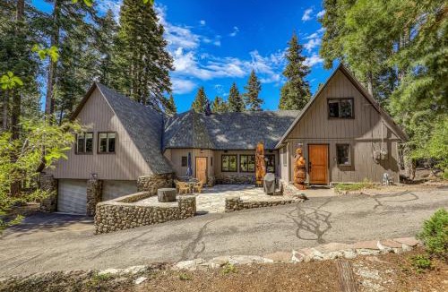 Carnelian Woods House | Tahoe Dreamer by Tahoe Getaways - Pet Friendly 4 BR Gated Home w Fenced Yard, Game Room & Walk to Lake!