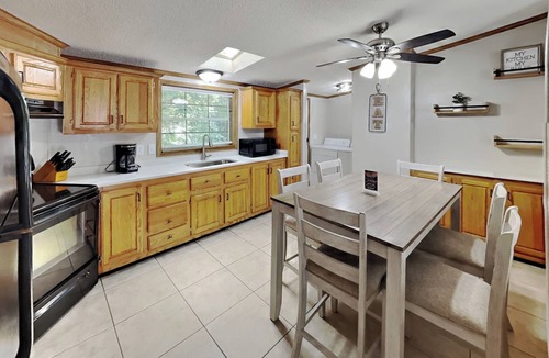 Put-in-Bay House | Take a Break & Visit Put-in-Bay! 3 BR 2 BA Villa - Island Club - 8 ppl -IC102
