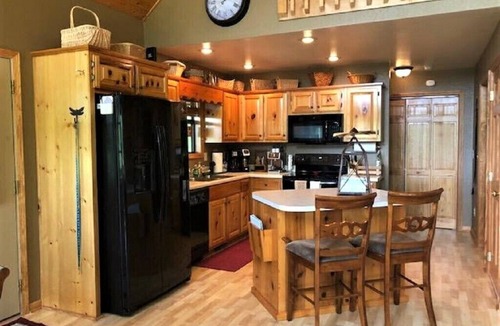 Murphy Ski Chalet | Take in Stunning Views in this Lovely Pet Friendly Smokey Mountains Chalet
