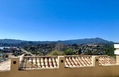 Tiburon House | Take in the San Francisco views at this quiet oasis!