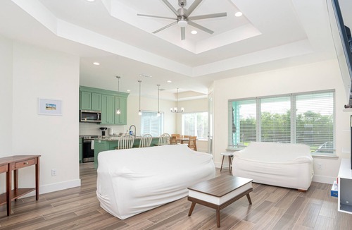 Laguna Vista House | Take It Easy at the Blue Haus at South Padre Island Golf Resort. Pet friendly!