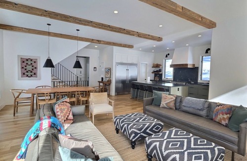 Taos Ski Valley House | Taos Haus Mountain Modern Sleeps 14 at Taos Ski va