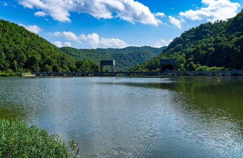 Ansted RV Rental | Tentrr State Park Site - WV Hawk's Nest State Park - Site G - Single Camp