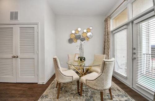 Braeswood Place Apartment | The Alexan* Walk to NRG* TX Med Center* Downtown