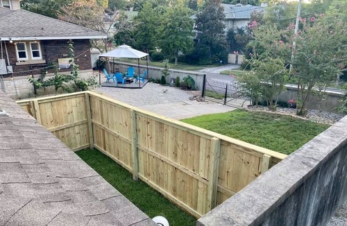 Central Gardens House | The Back House - Midtown Memphis Guest House with Private Entrance & Backyard