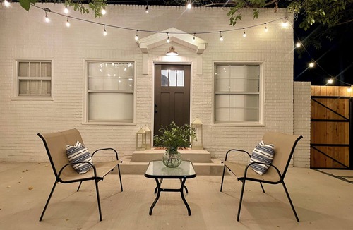 Heart of Lubbock House | The Backyard Luxe 1 bed/1 bath - Near TTU