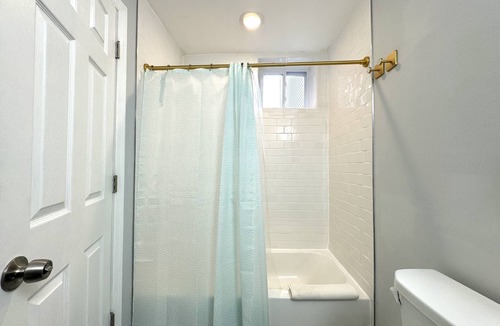 North Philadelphia West Apartment | The Balcony At Brewerytown Philly Philadelphia 1BR/1Bath HVAC,HDTV W/D INUNIT