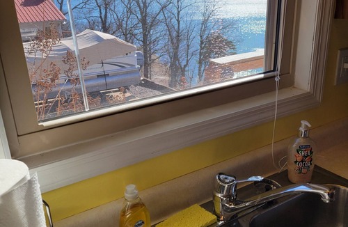 Dover House | The Barge Inn has amazing views of beautiful Kentucky Lake.