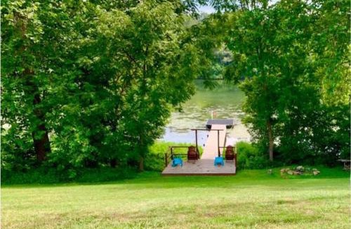 Luray House | The Barn at Evermore: riverfront retreat w/hot tub