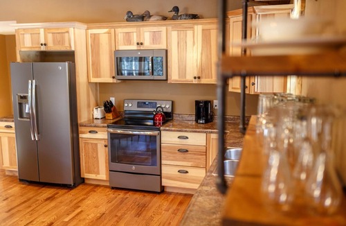 Wisconsin Dells Cabin | The Beautiful Whitetail Ridge-Luxury 5BR Cabin, Just minutes from downtown