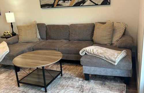 People's Freeway Apartment | The Beehive Getaway in SLC