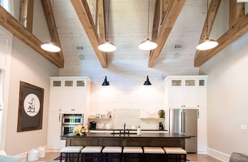 Auburn House | The Black Barn, 3 BR/3 BA House! Easy walking Distance To Everything!