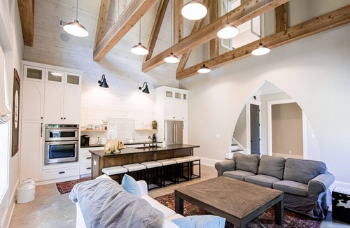 Auburn House | The Black Barn, 3 BR/3 BA House! Easy walking Distance To Everything!