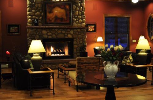 Central Boulder Hotel | The Bradley Boulder Inn