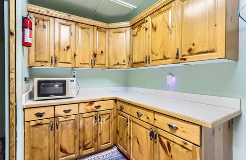 Lyons Cabin | The Broadmeadow Cabin – Near Wild Basin RMNP