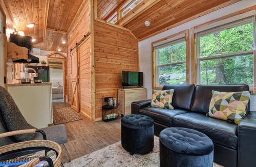 Cosby Cabin | The Cataloochee Tiny Home on the Pigeon River
