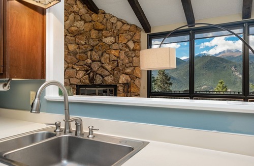 Windcliff Estates House | The Cedars Vacation Home at Windcliff by RedAwning