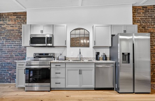 Fayetteville Apartment | The Courthouse Loft | DWTN LXRY LOFT