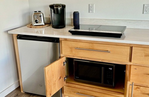 Port Orford Condo | The Cove at Port Orford: Pelican Suite