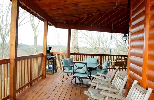 Sevierville Cabin | The Cozy Bearz Cabin, A place to relax and have a Great time!