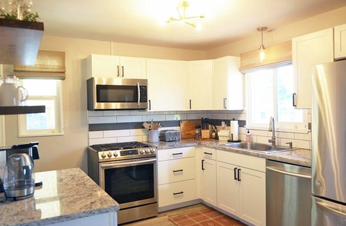 Broomfield House | The Daphne: Hot Tub-Firepit-Gym-Theatre