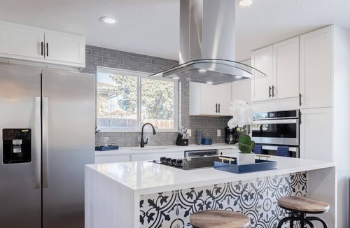 South Westminster House | The Denver Den | Fast Wifi | Foosball
