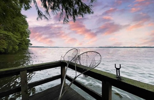 Hornbeak House | The Dragonfly - Sleeps up to 8, Lake views.