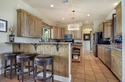 Barton Creek Highlands House | The Estate at Crystal Creek - 8 miles to Downtown!