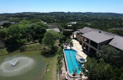 Barton Creek Highlands House | The Estate at Crystal Creek - 8 miles to Downtown!