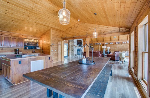 Baxter Ski Chalet | The FadeAway Lodge Center Hill Lake