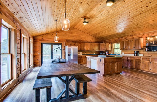Baxter Ski Chalet | The FadeAway Lodge Center Hill Lake