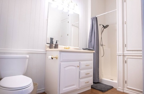 Dawson Apartment | The Firefly is between Waco and Corsicana, 5 minutes from the Navarro Mills Lake