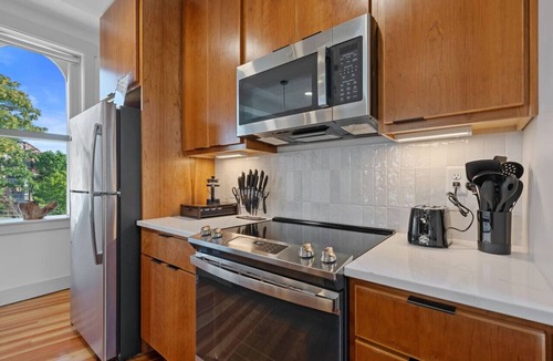Mount Auburn Apartment | The Flatiron | Views & Amazing Café | Near to ALL