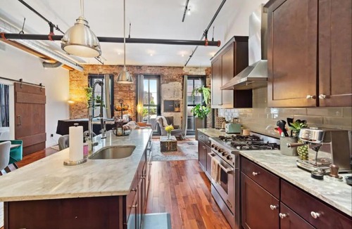Center City East House | The Founders Suite Residence